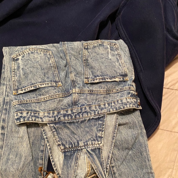 Clothes - Picture 2 of 7